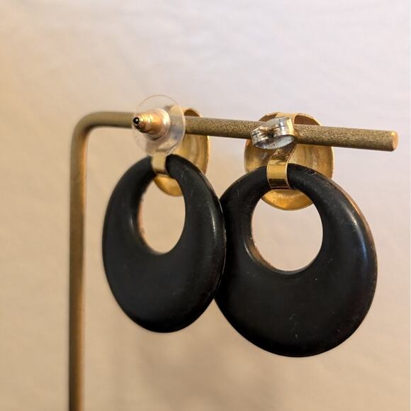 Vintage 70s Groovy Mod Gold Tone Doorknocker Post Earrings - Picture 3 of 5